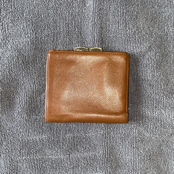*AUTHENTIC* YSL Kiss Lock Brown Leather Wallet - Picture 2 of 9